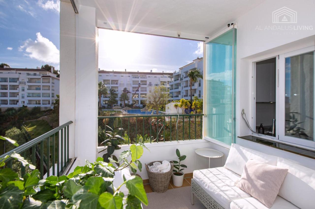 Scandinavian Style Apartment With Amazing Sea Views And South West Facing Sunny Terrace In Miraflores Walking Distance To The Beach! Малага Екстериор снимка