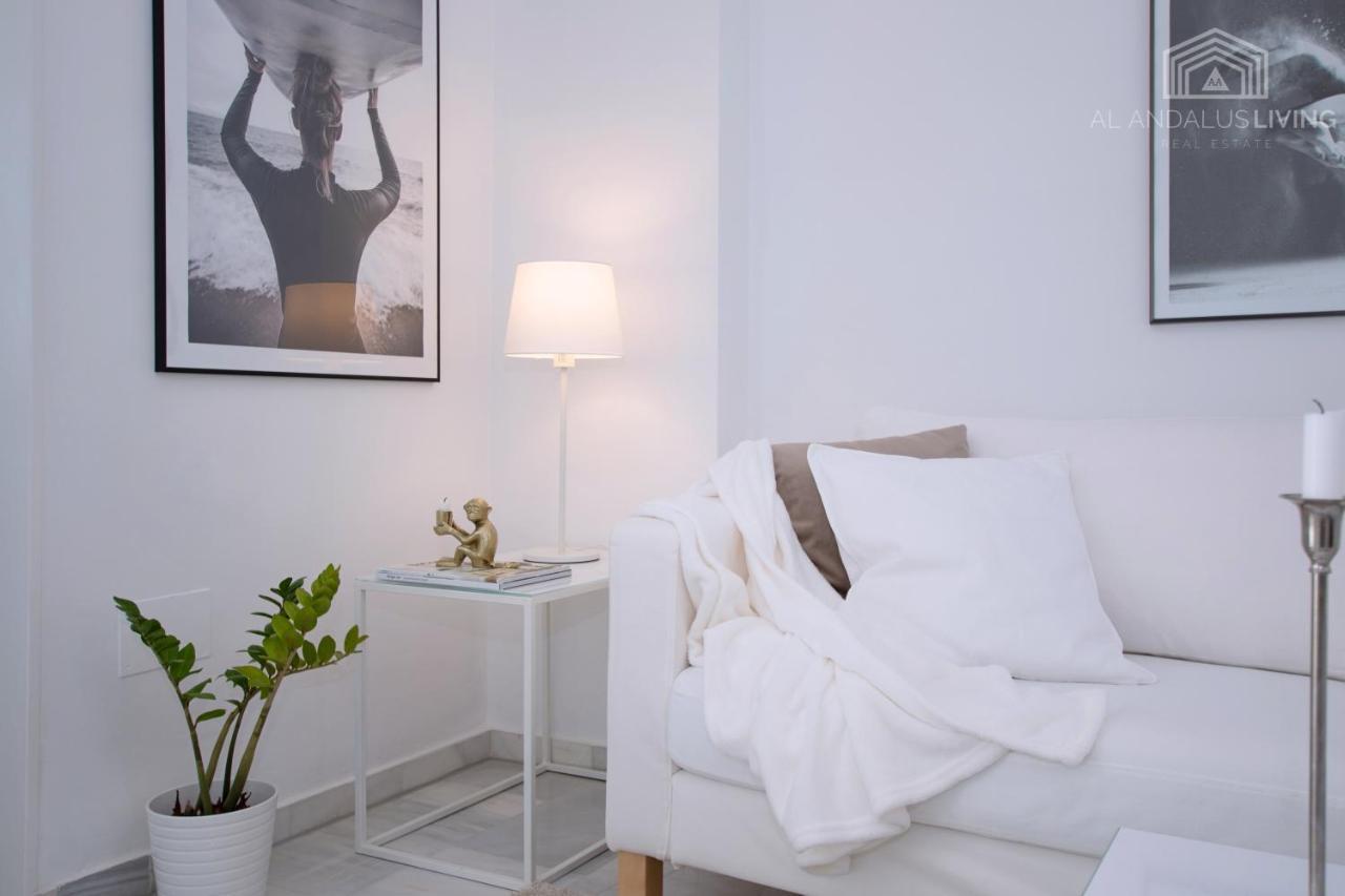 Scandinavian Style Apartment With Amazing Sea Views And South West Facing Sunny Terrace In Miraflores Walking Distance To The Beach! Малага Екстериор снимка