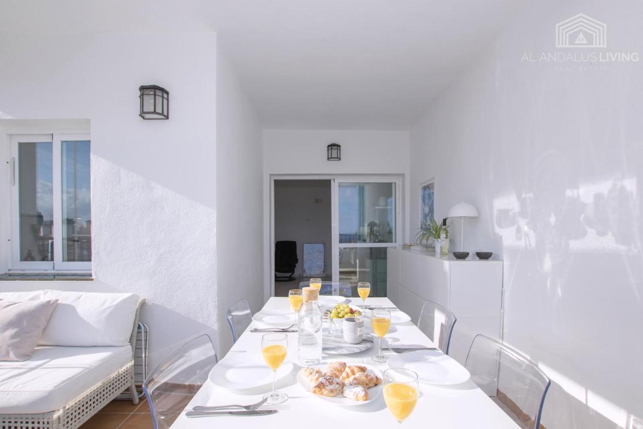 Scandinavian Style Apartment With Amazing Sea Views And South West Facing Sunny Terrace In Miraflores Walking Distance To The Beach! Малага Екстериор снимка