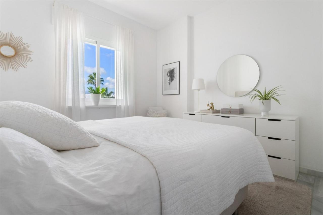 Scandinavian Style Apartment With Amazing Sea Views And South West Facing Sunny Terrace In Miraflores Walking Distance To The Beach! Малага Екстериор снимка