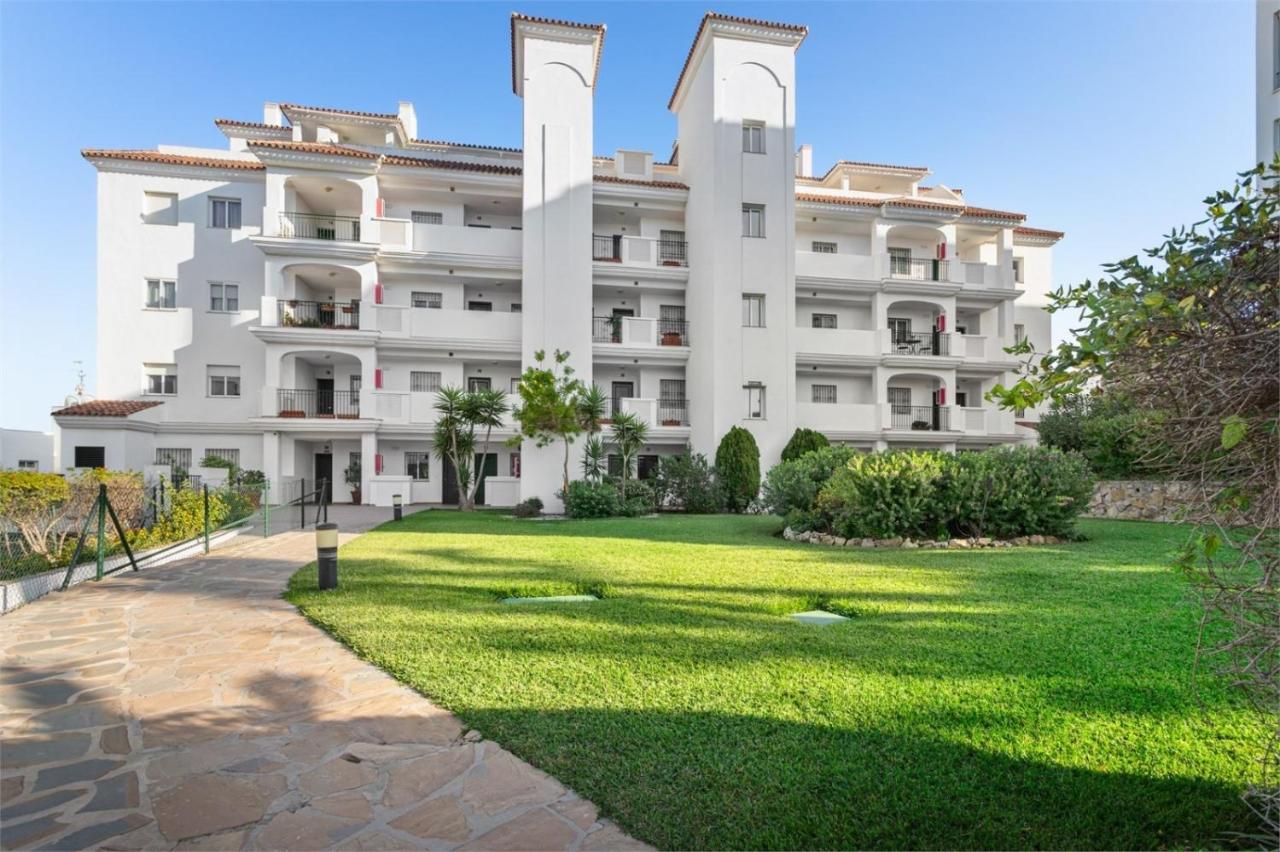 Scandinavian Style Apartment With Amazing Sea Views And South West Facing Sunny Terrace In Miraflores Walking Distance To The Beach! Малага Екстериор снимка